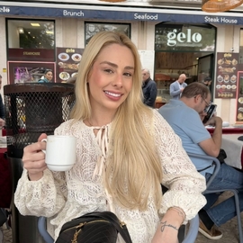 Larissa99