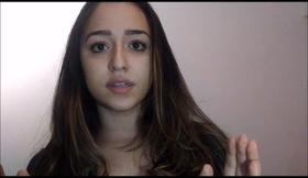 Monólogo Comédia em inglês "Big Brett" | Atriz Beatriz Carreira