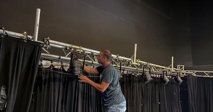 Casting técnico de luz em teatro do bairro em Lisboa