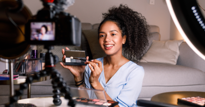 Casting atores e criadores de conteúdo entre 20 e 40 anos para projetos digitais