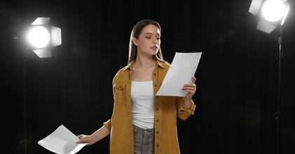 Casting actriz entre os 25 e os 35 anos para peça cómica sobre contos de fadas
