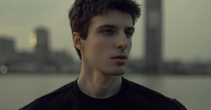 Casting ator de 20 anos ou mais para peça de teatro