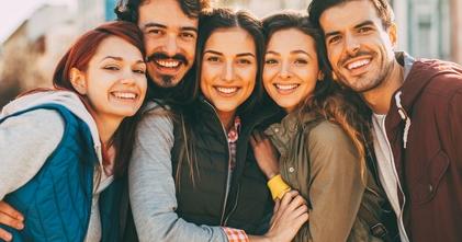 Procuramos homens e mulheres de todas as idades para figuração em filme