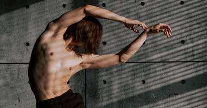 Casting intérpretes de teatro físico ou dança para espectáculo
