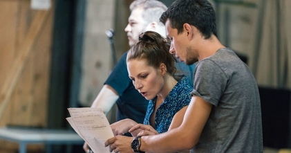 Casting homens e mulheres entre 18 e 27 anos para espetáculo de teatro infantil