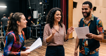 Casting atores e cantores homens e mulheres entre os 18 e os 40 anos para espetáculo de teatro musical infantil