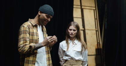 Casting atores e atrizes de teatro entre os 18 e os 30 anos para nova criação em Lisboa