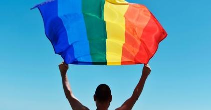 Casting homens gay para documentário