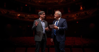 Recrutamento de assistente de direção de cena para teatro renomado de Lisboa