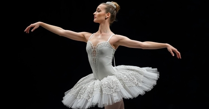 Casting de dançarinas com 18 anos ou mais para projeto artístico