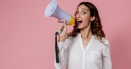 Casting vozes portuguesas para lerem textos em estúdio