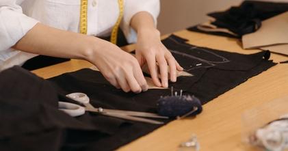 Casting para artistas homens e mulheres com experiência em costura para dar vida a desenhos