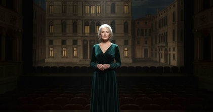 Casting atriz 65+ para espetáculo de Teatro