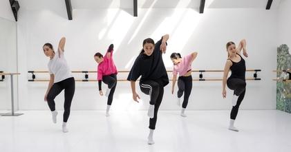 Casting atrizes e bailarinas com acting para fantasia musical em Lisboa e Digressão