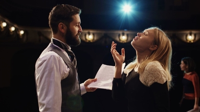 Casting artistas versáteis com experiência em interpretação canto e dança de teatro musical