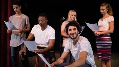 Casting atores cantores brasileiros para nuovo espetáculo