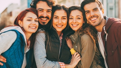 Procuramos homens e mulheres de todas as idades para figuração em filme