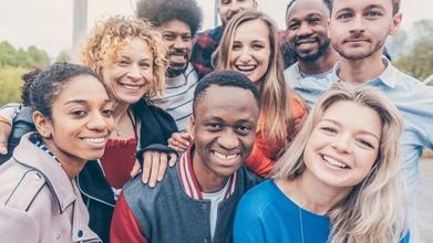 Casting rapazes e raparigas dos 16 aos 20 anos para filme em Lisboa