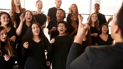 Procuramos professor(a) de canto para classe infanto-juvenil de teatro musical