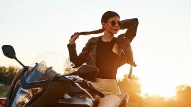 Casting mulheres 20 a 30 anos com carta de mota campanha internacional Portugal