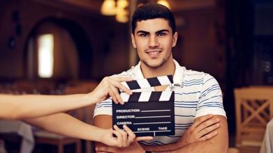 Casting atores de 35  a 65 para produções teatrais em Lisboa