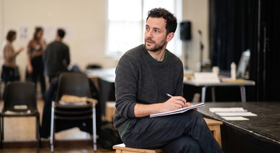 Casting intérprete masculino entre os 20 e os 45 anos para projeto teatral remunerado