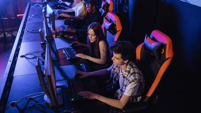 Casting pessoas que sejam apaixonadas por gaming para documentário