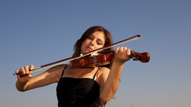 Casting violonista mulher para projeto MPB