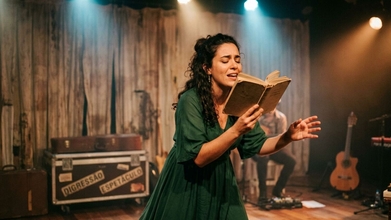 casting atriz entre os 18 e os 35 anos com canto e dança para espetáculo em digressão