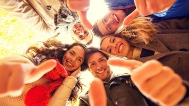 Casting figurantes homens mulheres e crianças para filmagens