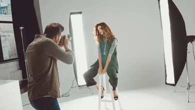 Casting homens e mulheres dos 20 aos 65 anos de todas as etnias para sessão fotográfica