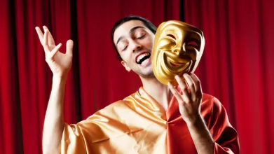 Casting ator entre 18 e 35 anos para projeto teatral