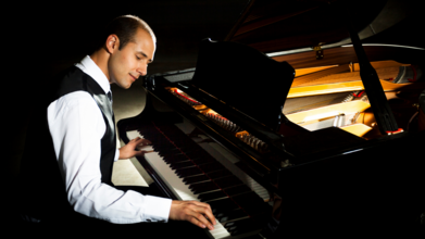 Casting professor ou professora de piano no Conservatório de Música e Artes do Centro