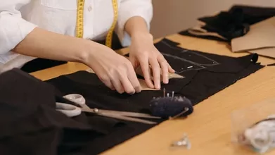 Casting para artistas homens e mulheres com experiência em costura para dar vida a desenhos
