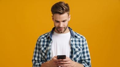 Procuramos homens entre os 25 e os 45 anos para figuração num projeto publicitário