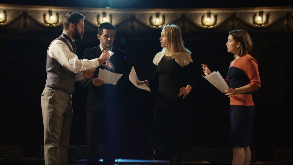 Procuramos pessoas para interpretarem “músicos” em vídeo de entretenimento