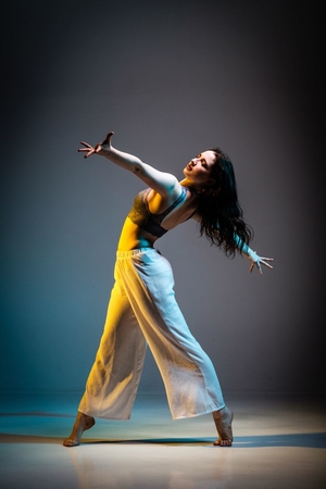 Seleção de bailarinas profissionais, com mais de 30 anos e com experiência em dança contemporânea em Porto