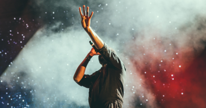 Casting vocalista fluente em inglês para projeto musical