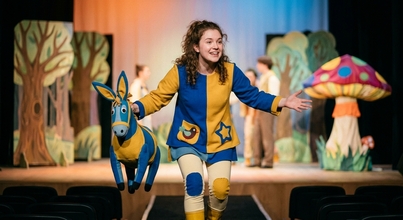 Casting atriz dos 18 aos 25 anos profissional para integrar o elenco de GLUM, espetáculo de teatro infantil.
