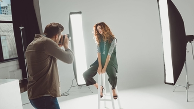 Casting homens e mulheres dos 20 aos 65 anos de todas as etnias para sessão fotográfica