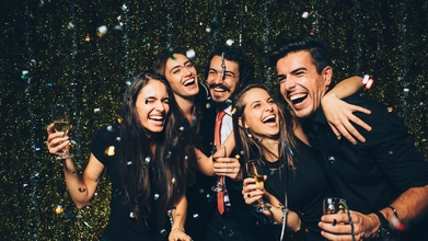 Casting figurantes homens e mulheres a partir dos 18 anos para série de Sérgio Graciano