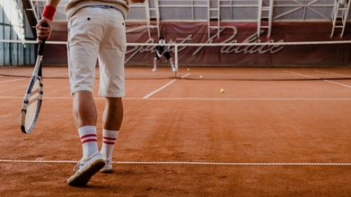 Casting atletas que pratiquem tenis per projet publicitario internacional